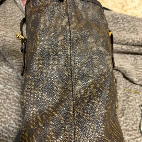 Authentic Michael Kors handbag - Picture 5 of 8